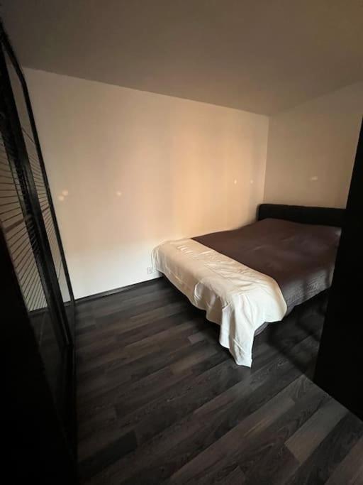 Mall Vitan Studio Eveline Bukarest Exteriör bild